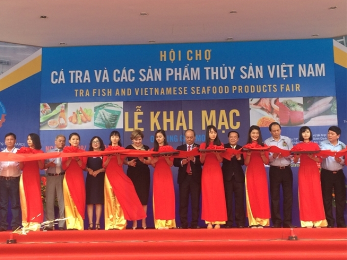 Khai mạc Hội chợ cá tra và các sản phẩm thủy sản Việt Nam. Ảnh: H.V